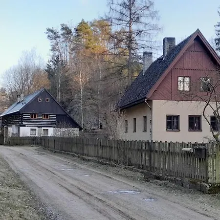 Roubenka Pod Skalou Vakantiehuis *