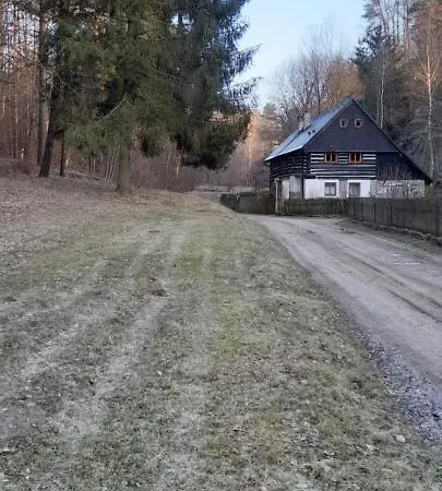 Roubenka Pod Skalou