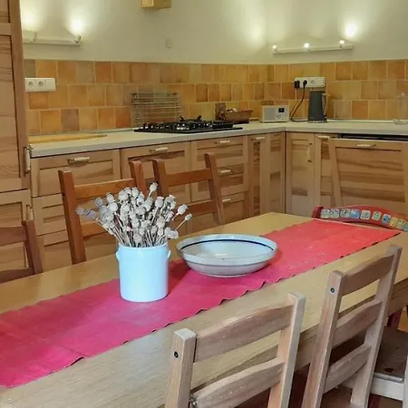 Roubenka Pod Skalou *